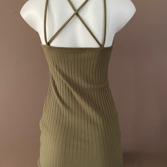 Dress - Picture 3 of 6